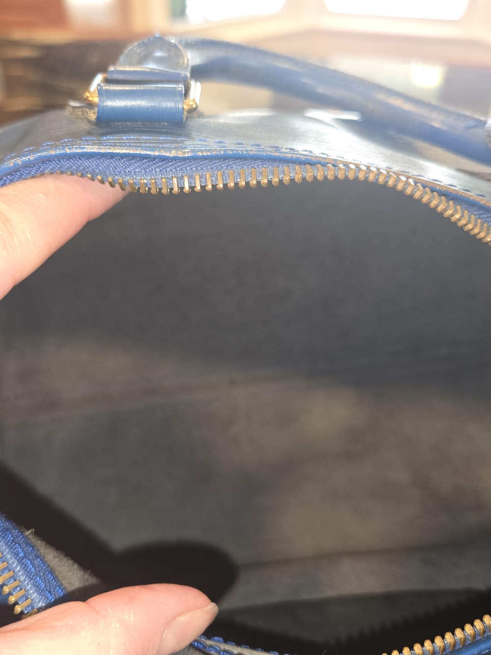 Louis Vuitton Navy Blue Epi Leather Speedy Satchel - Picture 8 of 10